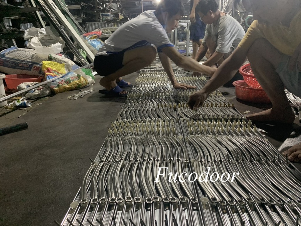 cửa xếp inox đài loan
