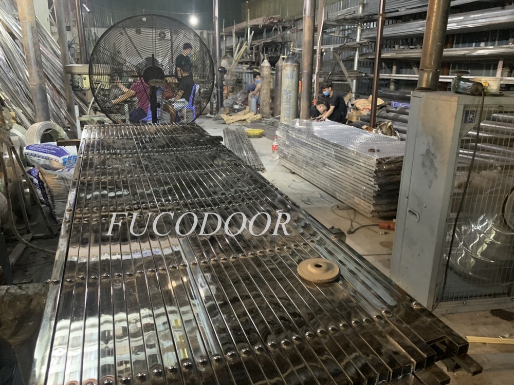 Cửa xếp INOX hộp 20x20 INOX 304 không lá