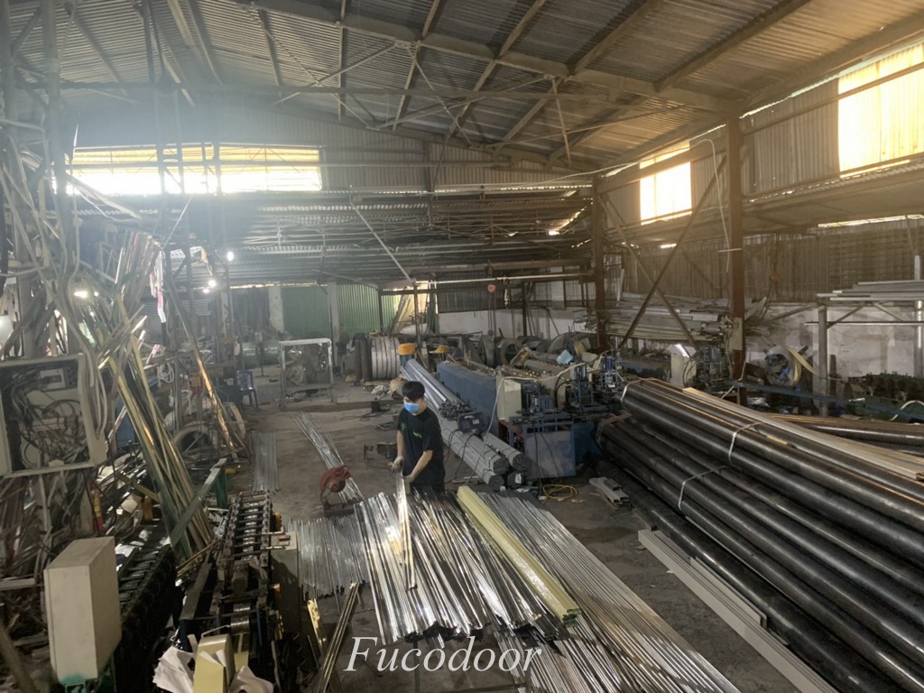 làm cửa xếp inox