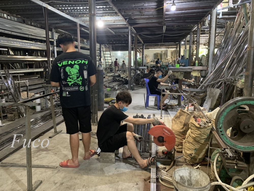 làm cửa xếp inox