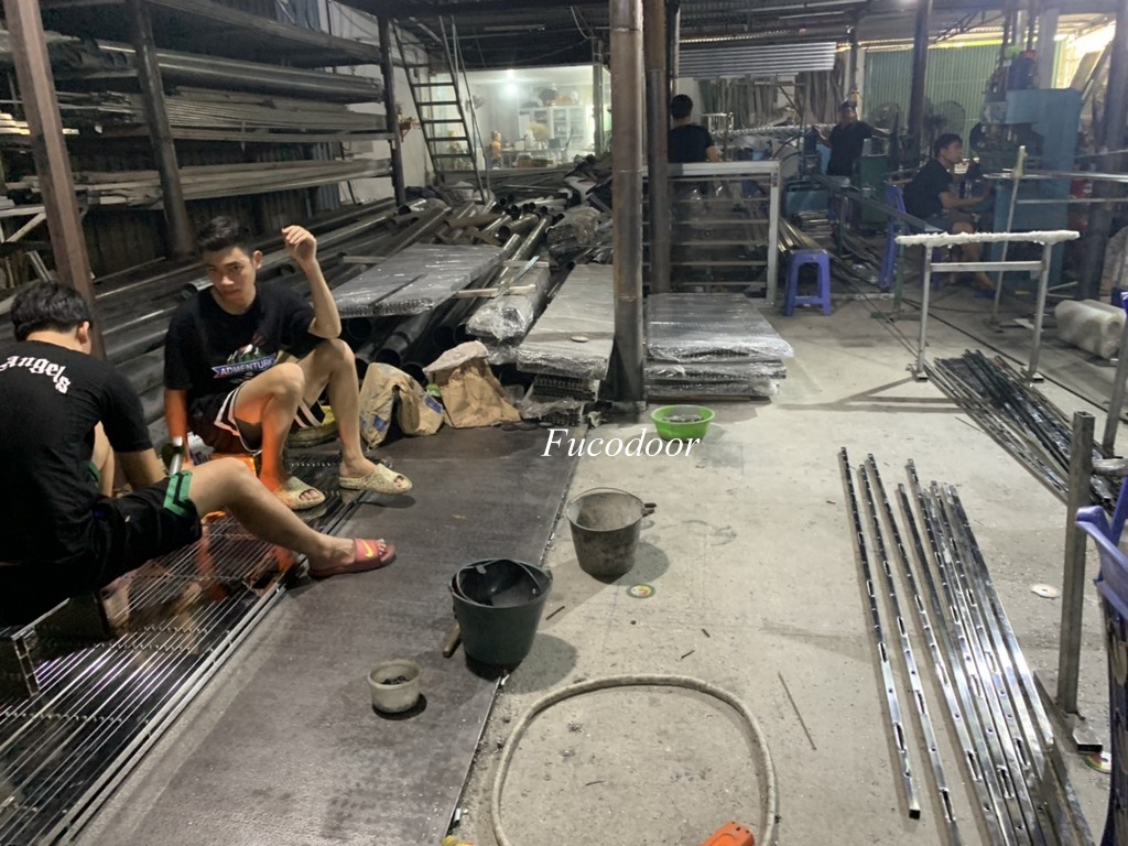 Cửa xếp INOX hộp 20x20 INOX 304 không lá