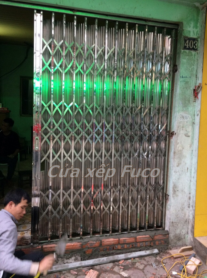 Cửa xếp INOX 304 Fuco có giá rẻ với kiểu hộp 20x20 tốt nhất