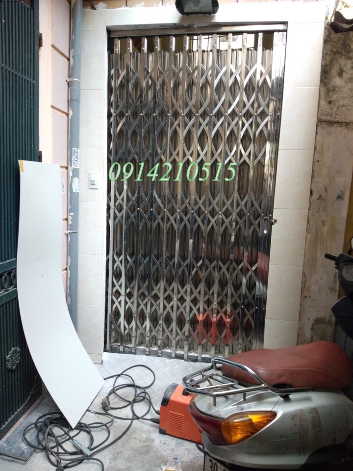 Cửa xếp INOX 304 Fuco có giá rẻ với kiểu hộp 20x20 tốt nhất