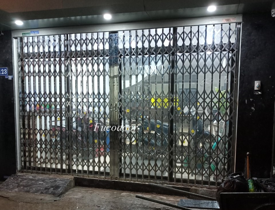 Cửa xếp INOX hộp 20x20 INOX 304 không lá