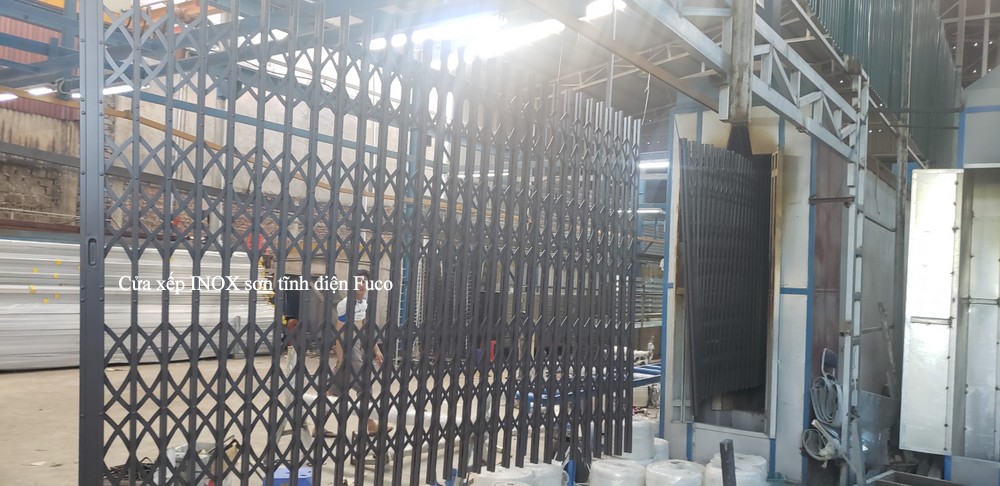 cửa xếp inox hộp sơn tĩnh điện