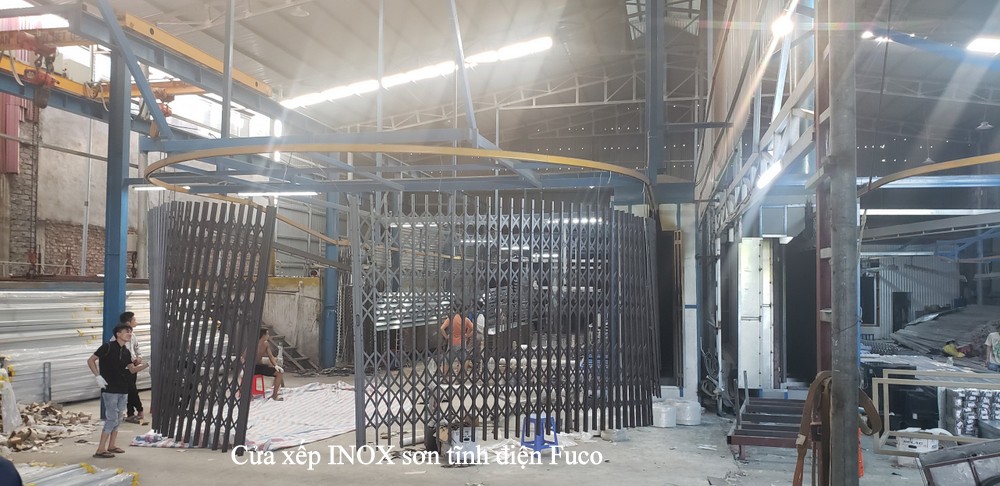cửa xếp inox hộp sơn tĩnh điện