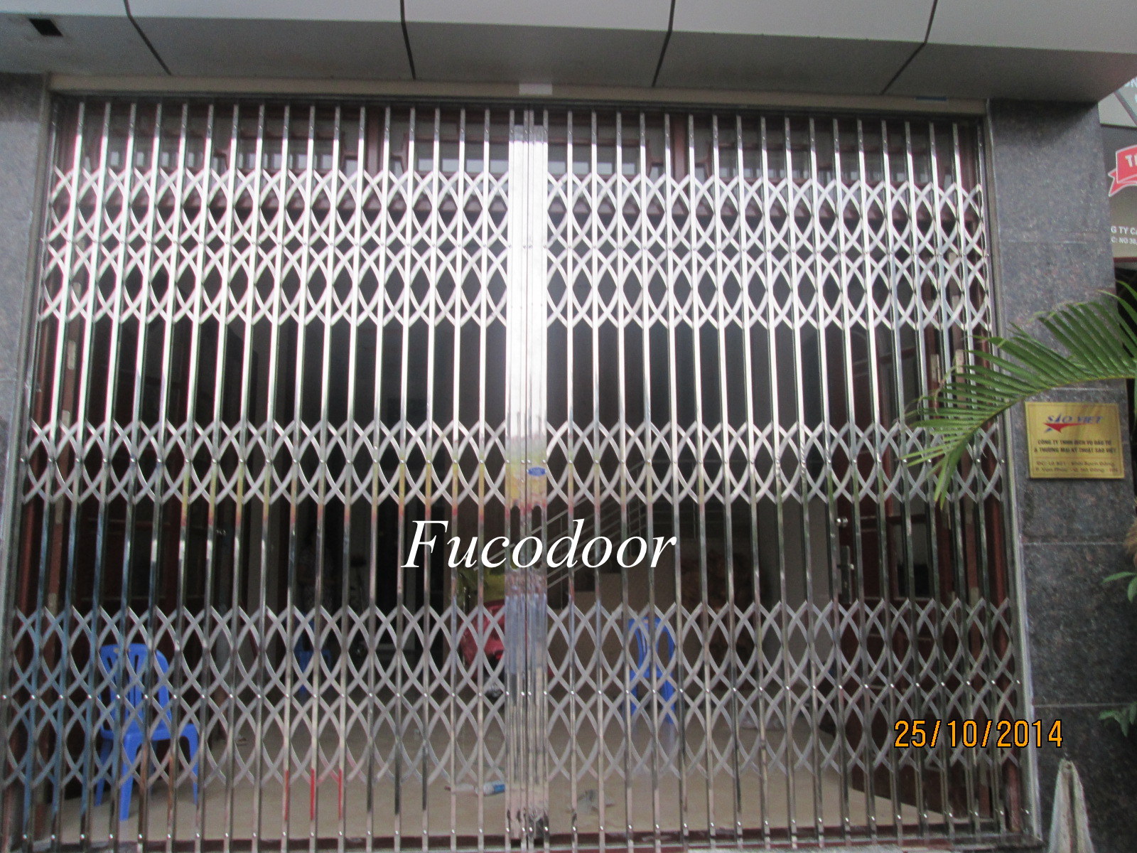 Cửa xếp INOX hộp 20x20 INOX 304 không lá