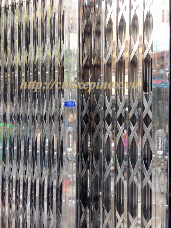 Giá cửa xếp inox có lá