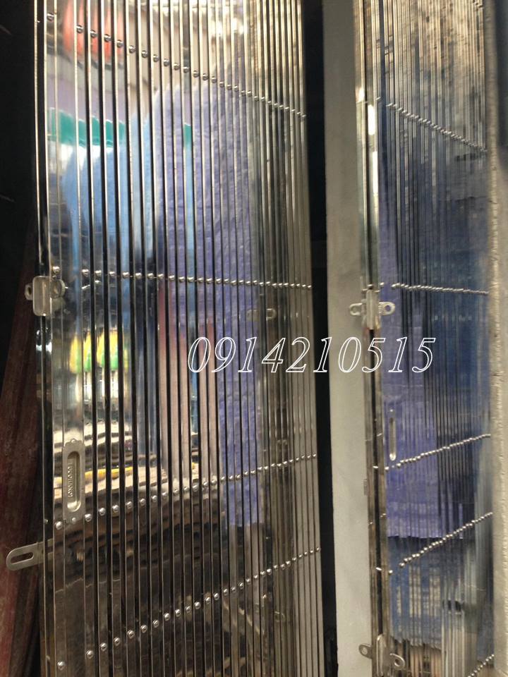 Cửa xếp Inox có lá gió