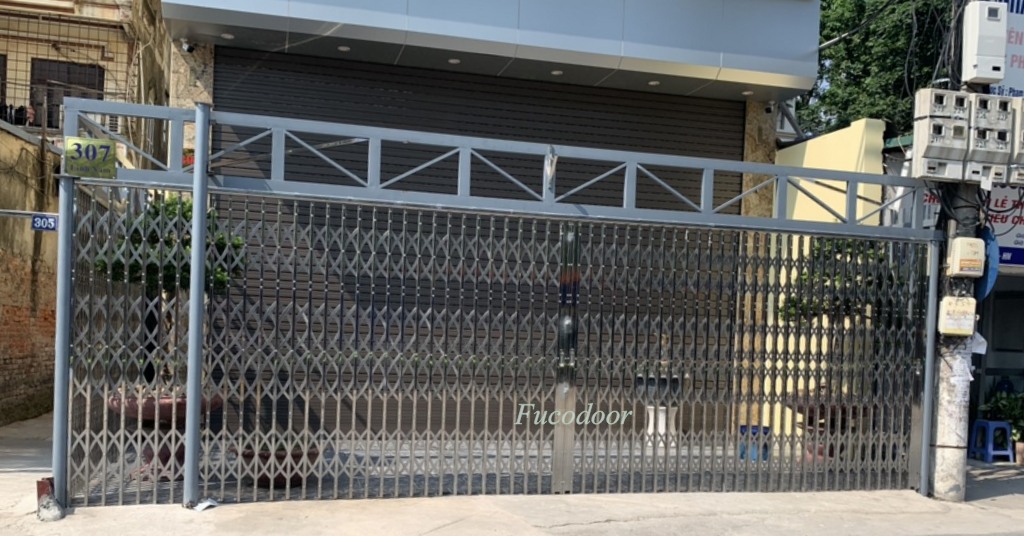 Cửa xếp inox đẹp, cửa kéo inox Fuco đẹp, cửa cao cấp cửa xếp INOX hộp 20x20,