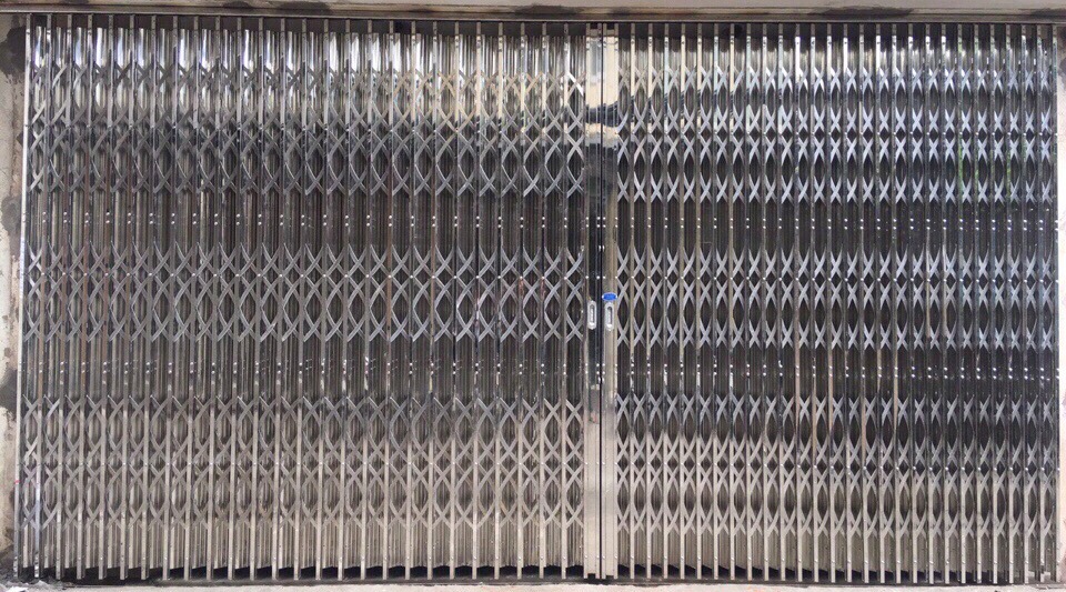 Giá cửa xếp inox