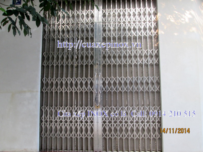 Cửa xếp INOX hộp 20x20 INOX 201 có lá