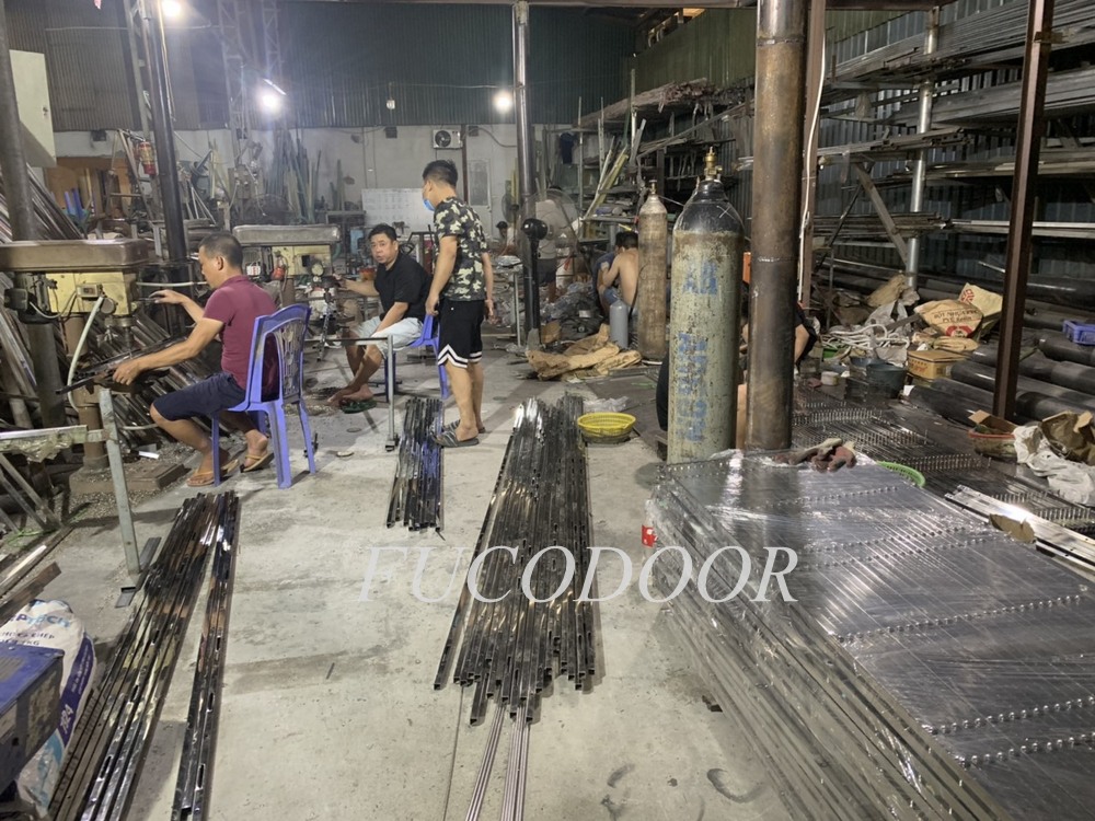 Cửa xếp INOX hộp 20x20 INOX 304 không lá