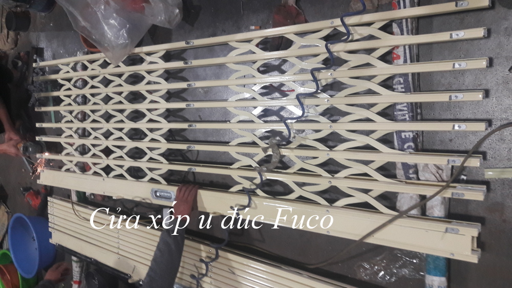 Báo giá cửa xếp U Đúc tán vỉ 