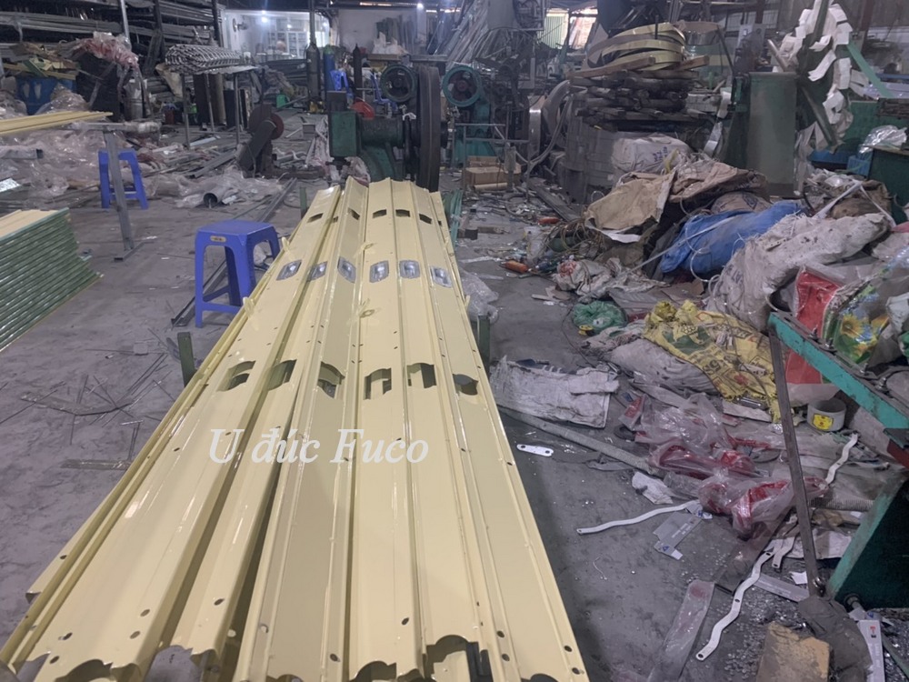Cửa xếp U đúc sơn tĩnh điện 1.6ly, giá cửa sắt kéo việt nam