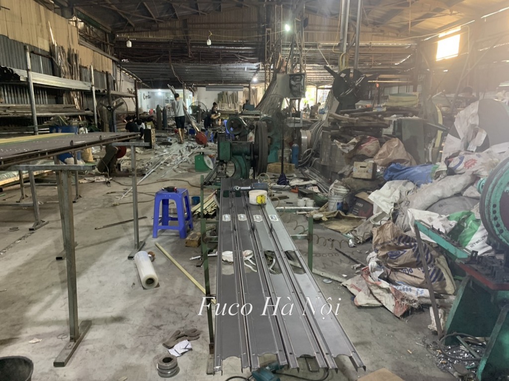 Cửa xếp U đúc sơn tĩnh điện 1.6ly, giá cửa sắt kéo việt nam