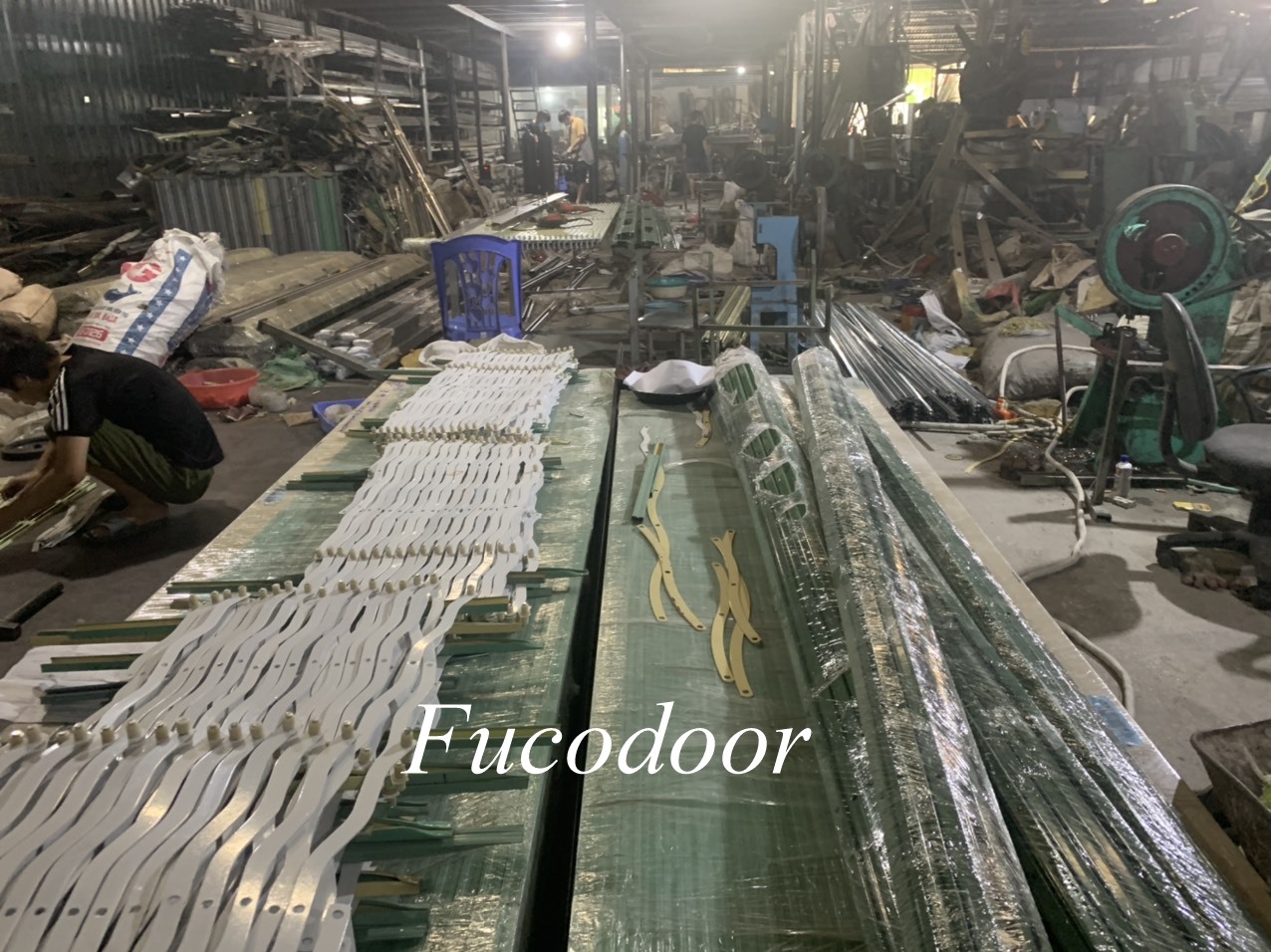 Cửa sắt xếp kéo sơn tĩnh điện