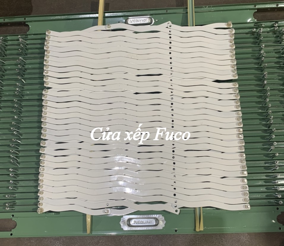 Cửa xếp u đúc có lá, cửa xếp u đúc Sài Gòn dầy 1.6ly
