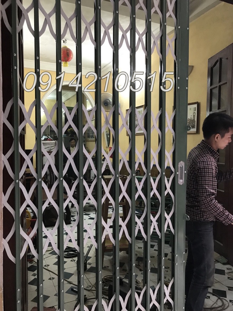 Cửa xếp U đúc không lá chắn 