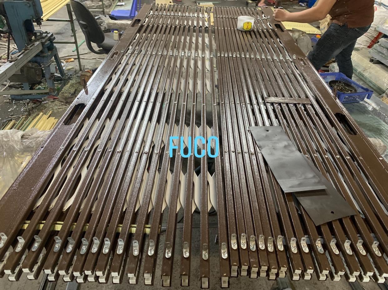 Cửa xếp U đúc sơn tĩnh điện không lá