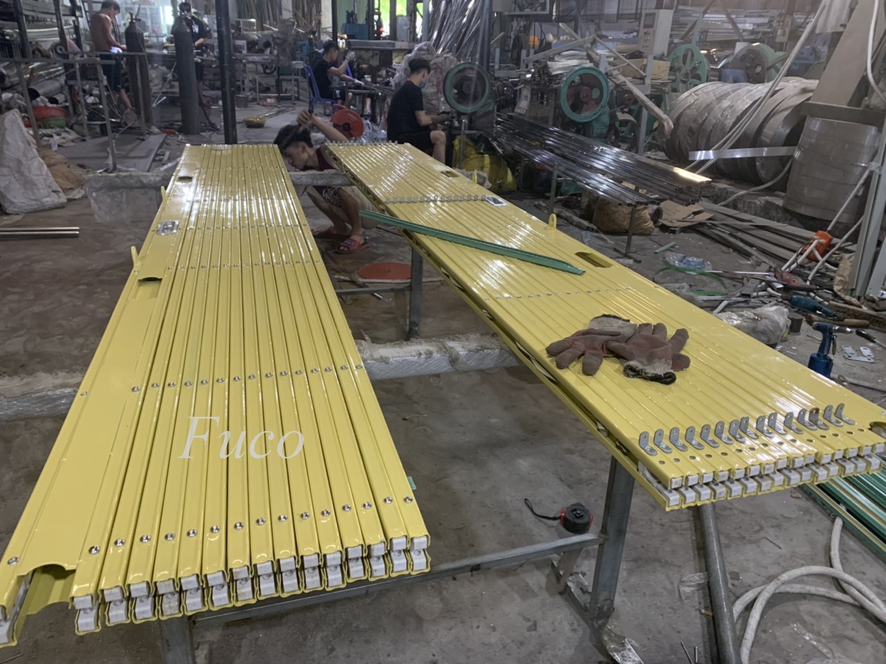 Cửa xếp U Đúc sơn tĩnh điện