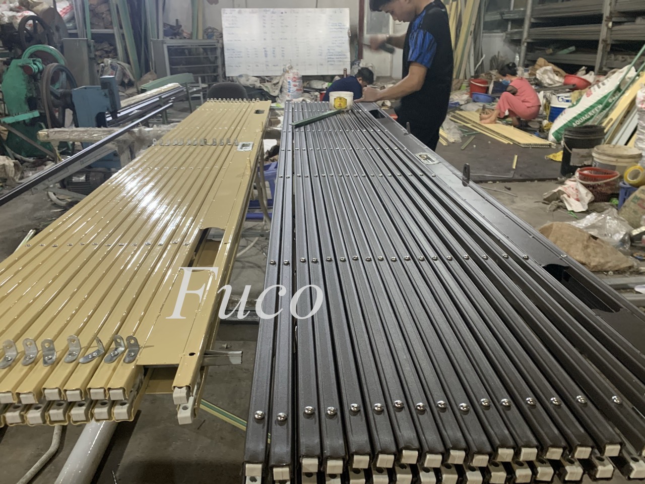 Cửa xếp U Đúc sơn tĩnh điện