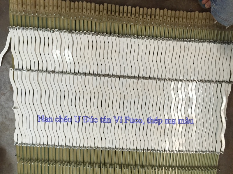 Cửa xếp U Đúc thép mạ màu, Cua xep Fuco