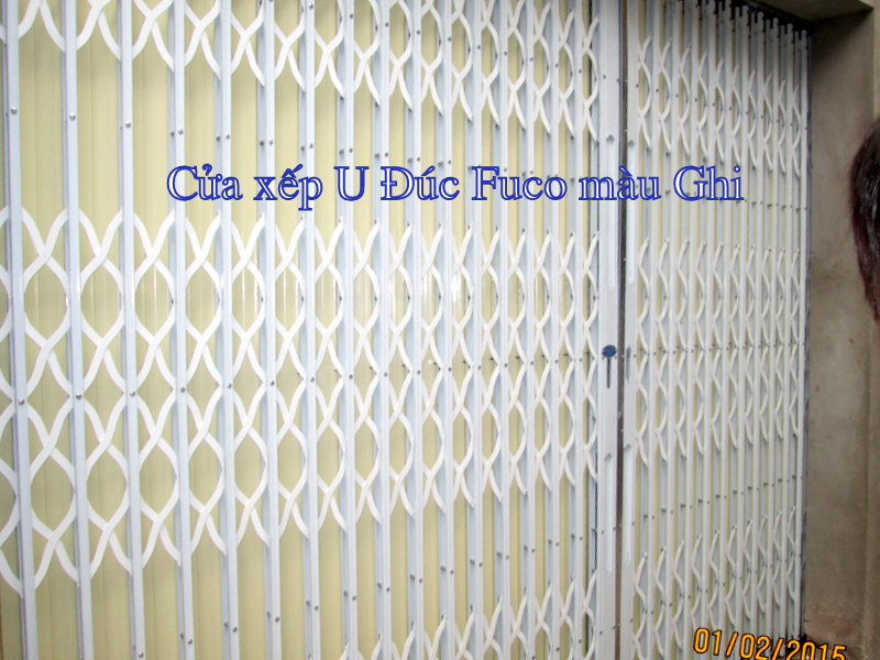 Cửa xếp U Đúc có lá Fuco, cua xep biet thu