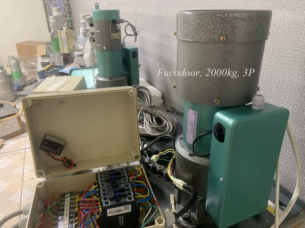 Báo giá Motor cửa cuốn loại 2000kg, dùng cho cửa lớn Fuco
