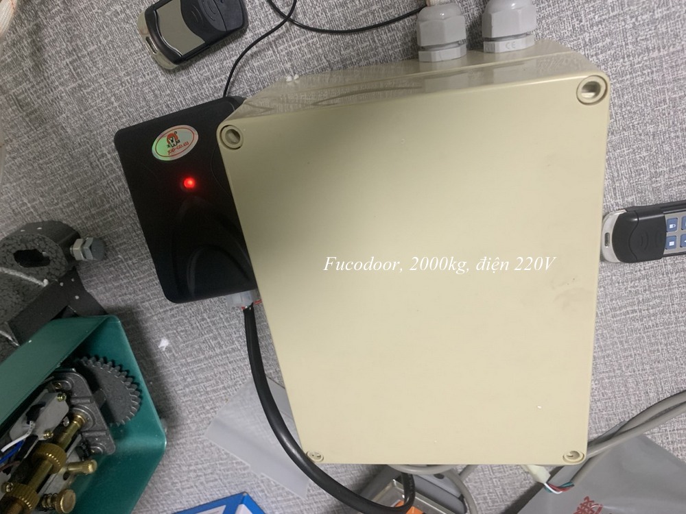 Báo giá Motor cửa cuốn, 2000kg, điện 1P, cao cấp