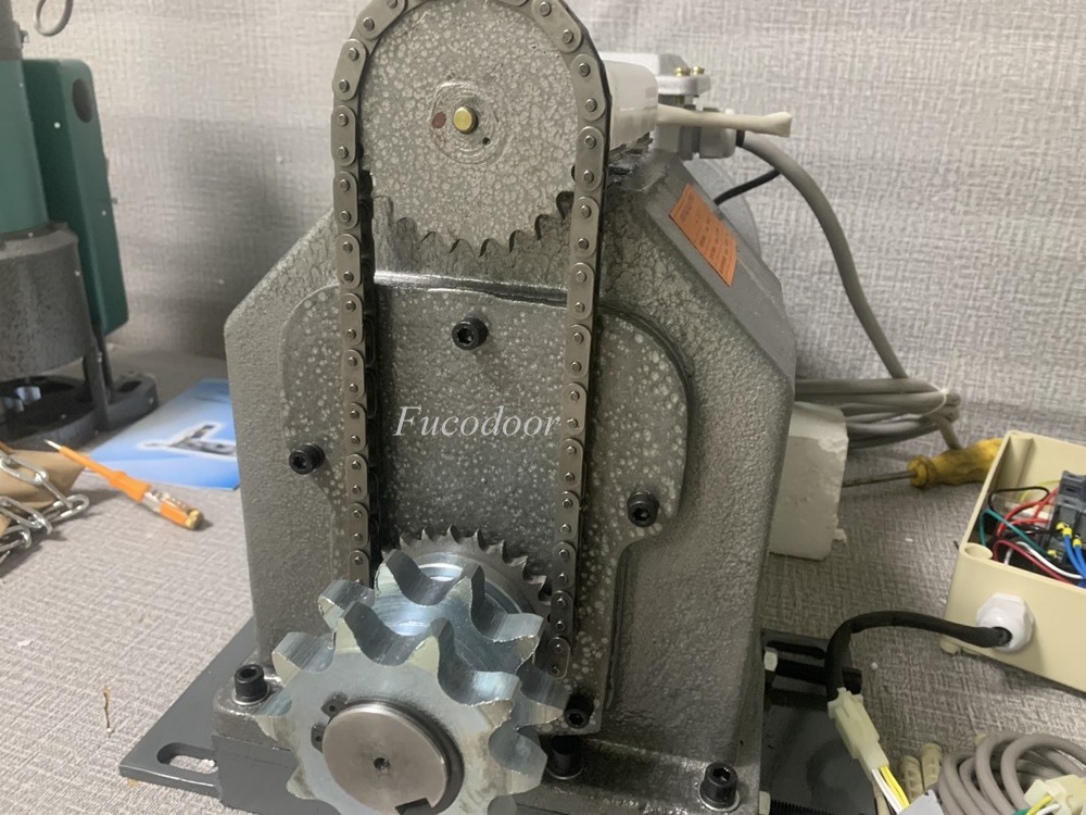  motor bộ tời cửa cuốn, loại 3000kg năm  2023, Fucodoor