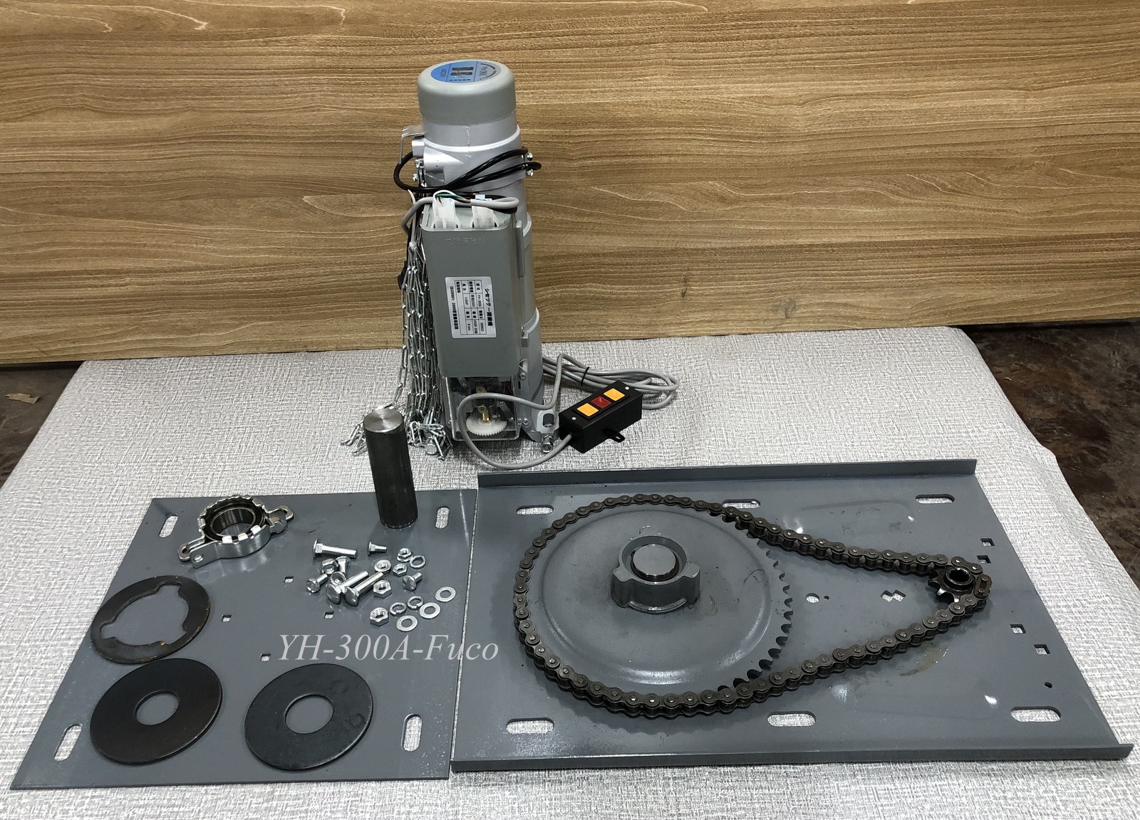 Bộ tời cửa cuốn YH 300kg được sản xuất tại china, công nghệ taiwan