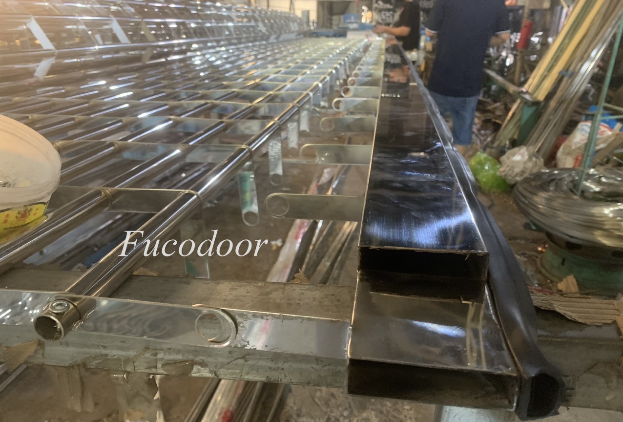 Cửa cuốn song ngang ống lồng INOX 304 Xếp Thẳng