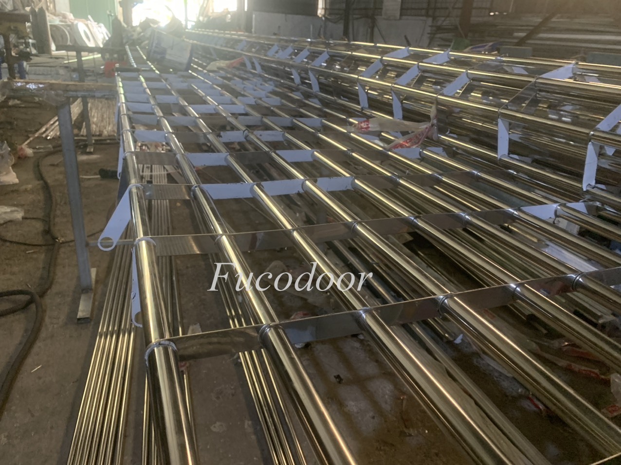 Cửa cuốn song ngang ống lồng INOX 304 Xếp Thẳng