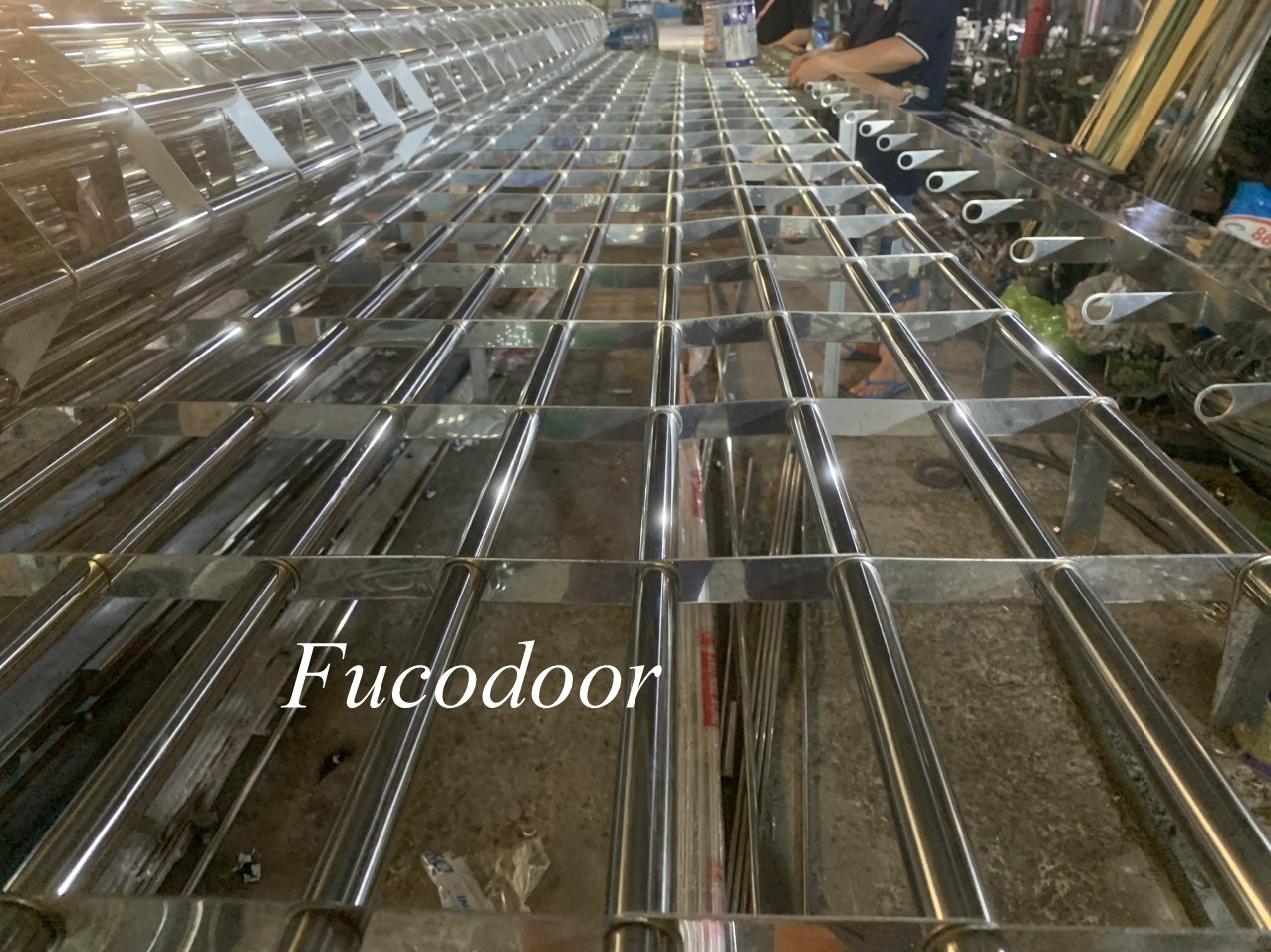 Cửa cuốn song ngang ống lồng INOX 304 Xếp Thẳng