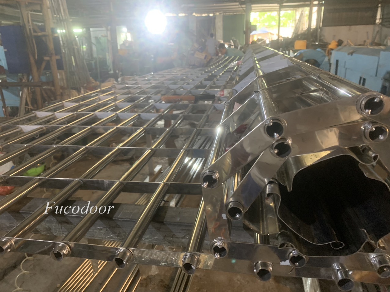 Cửa Cuốn Thép và inox Song Ngang Ống Lồng Ống