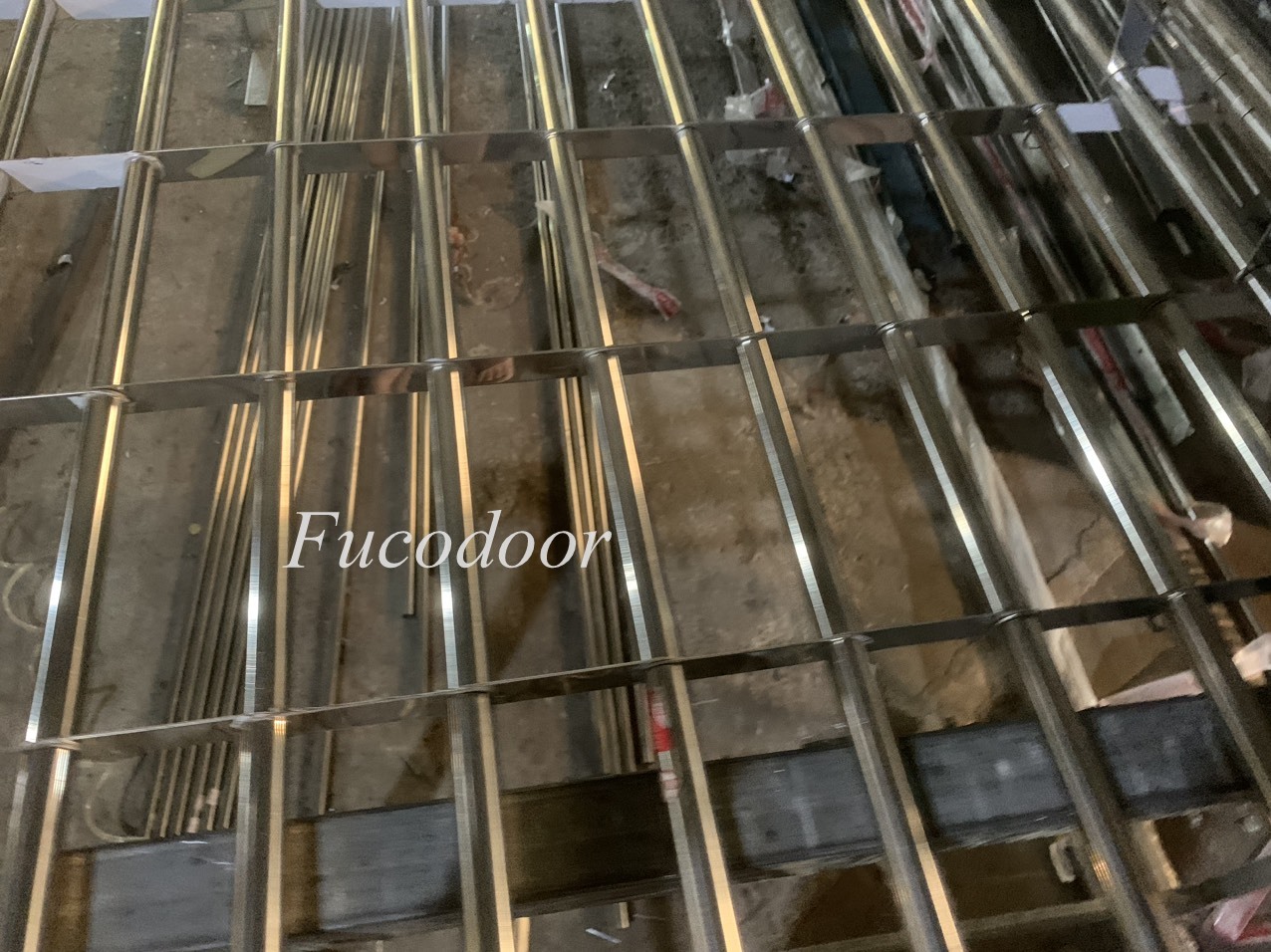 Cửa cuốn song ngang ống vuông, tròn, ống lồng, giá cửa cuốn song ngang inox