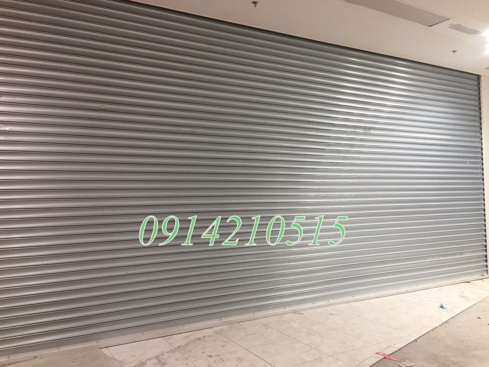 có độ dầy trên 1ly và có loại dầy đến 1,2ly và 1.4ly ửa cuốn siêu trường Fuco có loại cửa cuốn siêu trường thép mạ màu