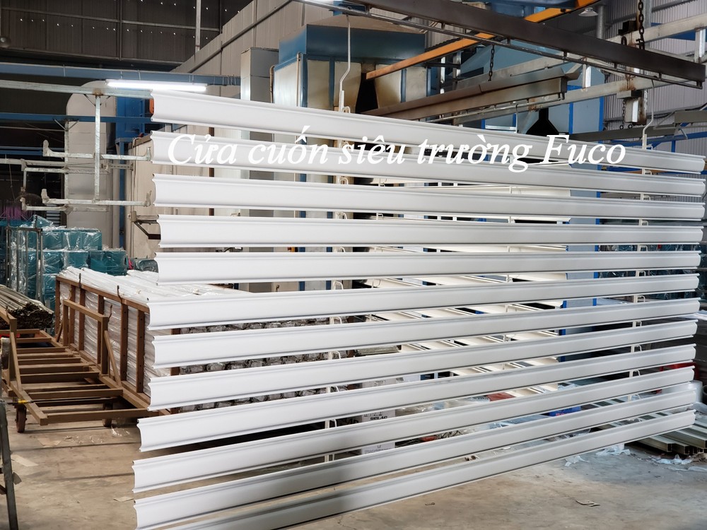 Cửa cuốn Siêu Trường bản 10cm, Ưu điểm chạy từ bản INOX 17.5cm, bền, khỏe hơn khổ 15.3cm và 16.3cm trên thị trường hiện nay. Mầu sắc, Lá nguyên bản