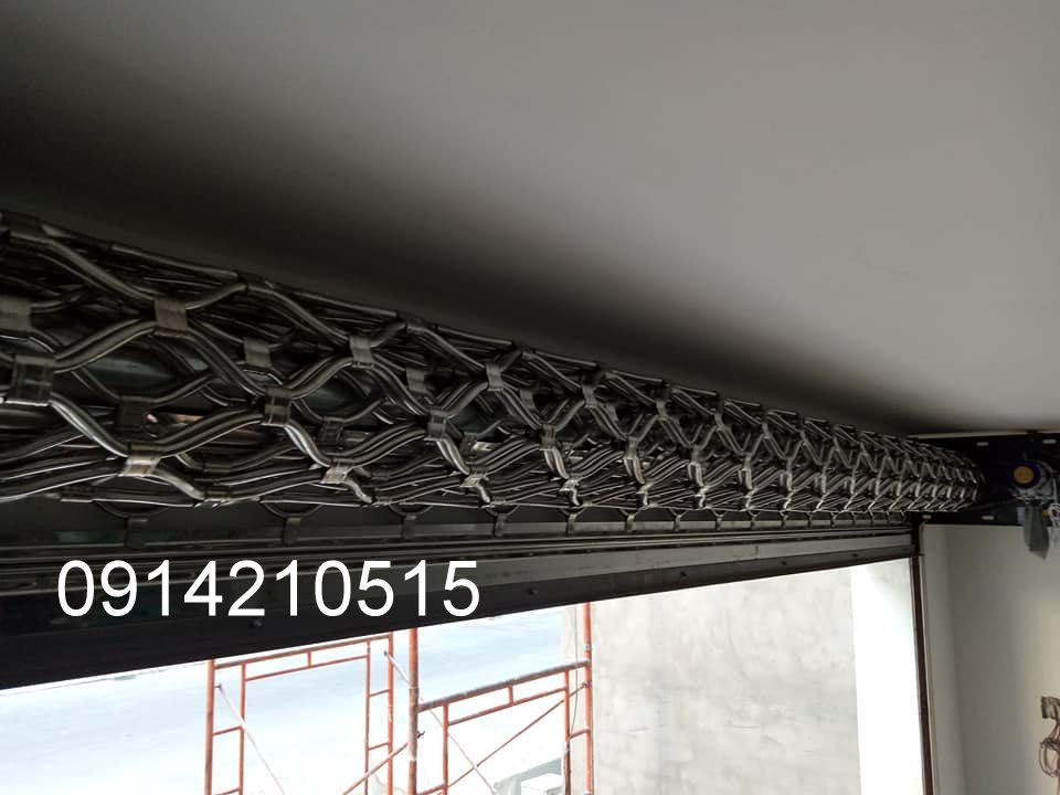 cửa cuốn mắc võng inox 304, cửa cuốn lưới mắt võng