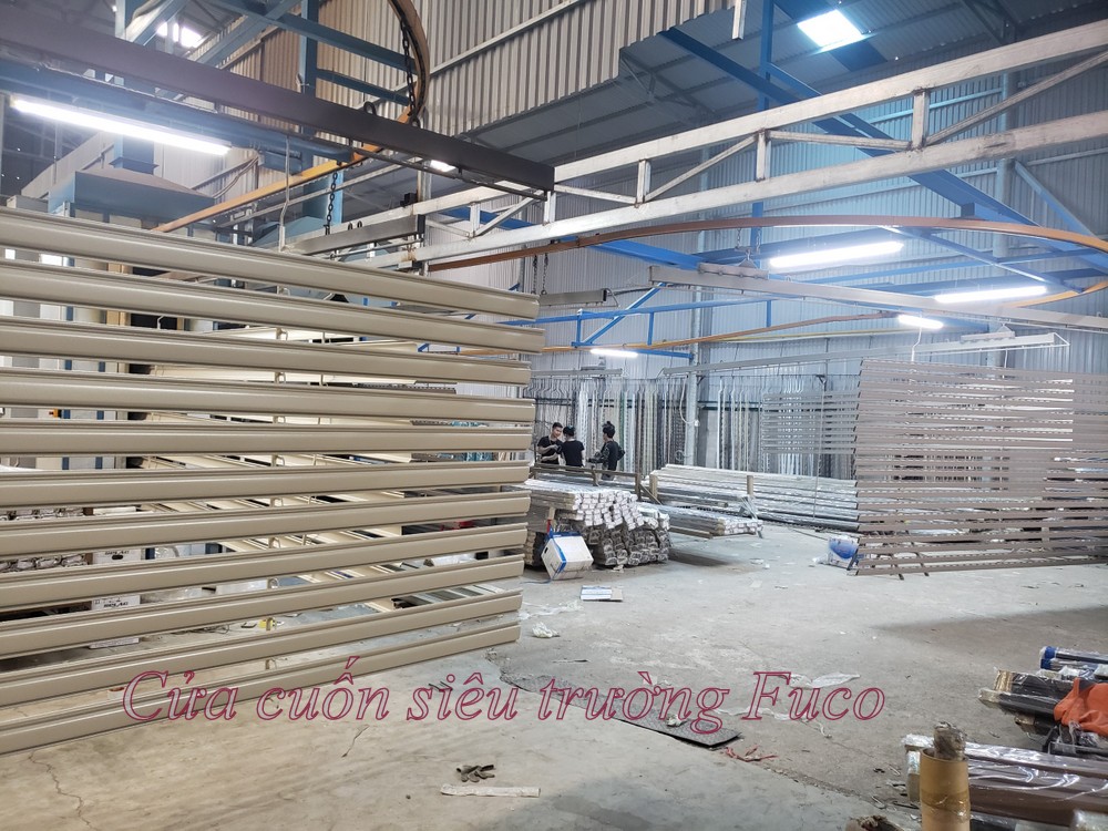 Cửa cuốn siêu trường, nhà xưởng Fuco có loại cửa cuốn thép và loại cửa cuốn inox