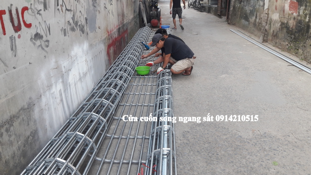 Cửa cuốn song ngang sơn tĩnh điện, cửa cuốn song ngang ống tròn phì 19, cửa cuốn song ngang hộp vuông 20x20, các loại cửa cuốn song ngang