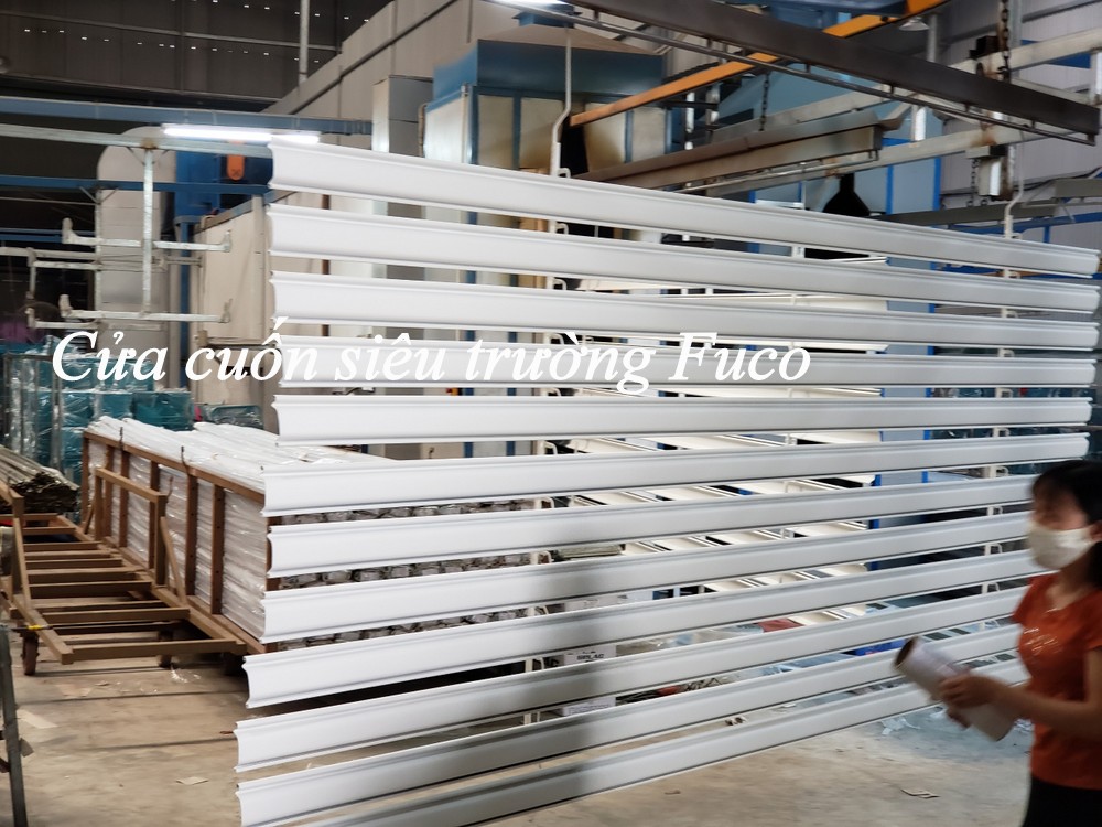 Cửa cuốn thép, cửa cuốn thép Fuco có loại cửa cuốn thép mạ màu bản 7.5cm, khổ 124mm độ dầy thép từ 0,6ly đến 0,9ly. Cửa cuốn thép sơn tĩnh điện