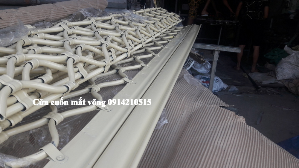 cửa cuốn mắt võng sơn tĩnh điện