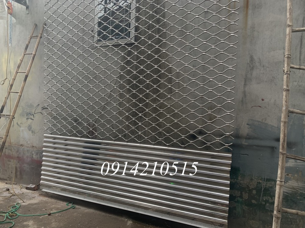 cửa cuốn mắt võng inox
