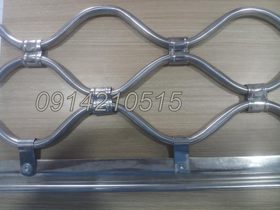 cửa cuốn mắt võng inox