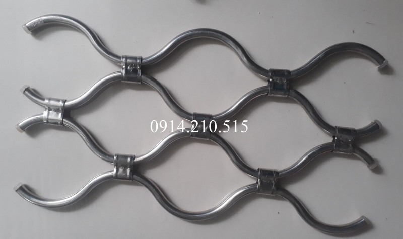 cửa cuốn mắt võng inox