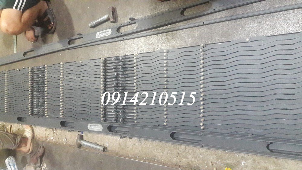 Đặc điểm cửa cửa xếp U Đúc Fuco có loại U dầy 1,2ly và U dầy 1,6ly tùy khách hàng lựa chọn.