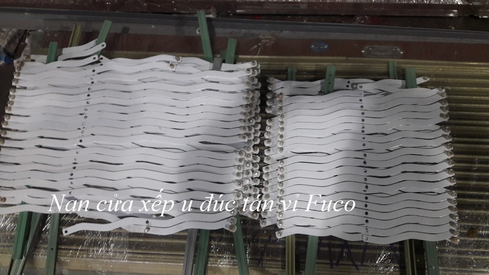 Cửa xếp U đúc sơn tĩnh điện 1.6ly, giá cửa sắt kéo việt nam