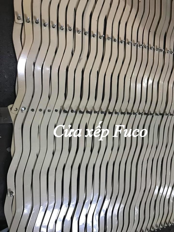 Liên hệ trực tiếp với công ty để nhận báo giá cửa xếp U Đúc sơn tĩnh điện